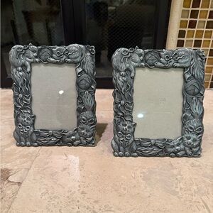 Set of 2 Vintage Pewter 3D Cats Kittens w Yarn Bows Picture Frame 3.5x5” Photo